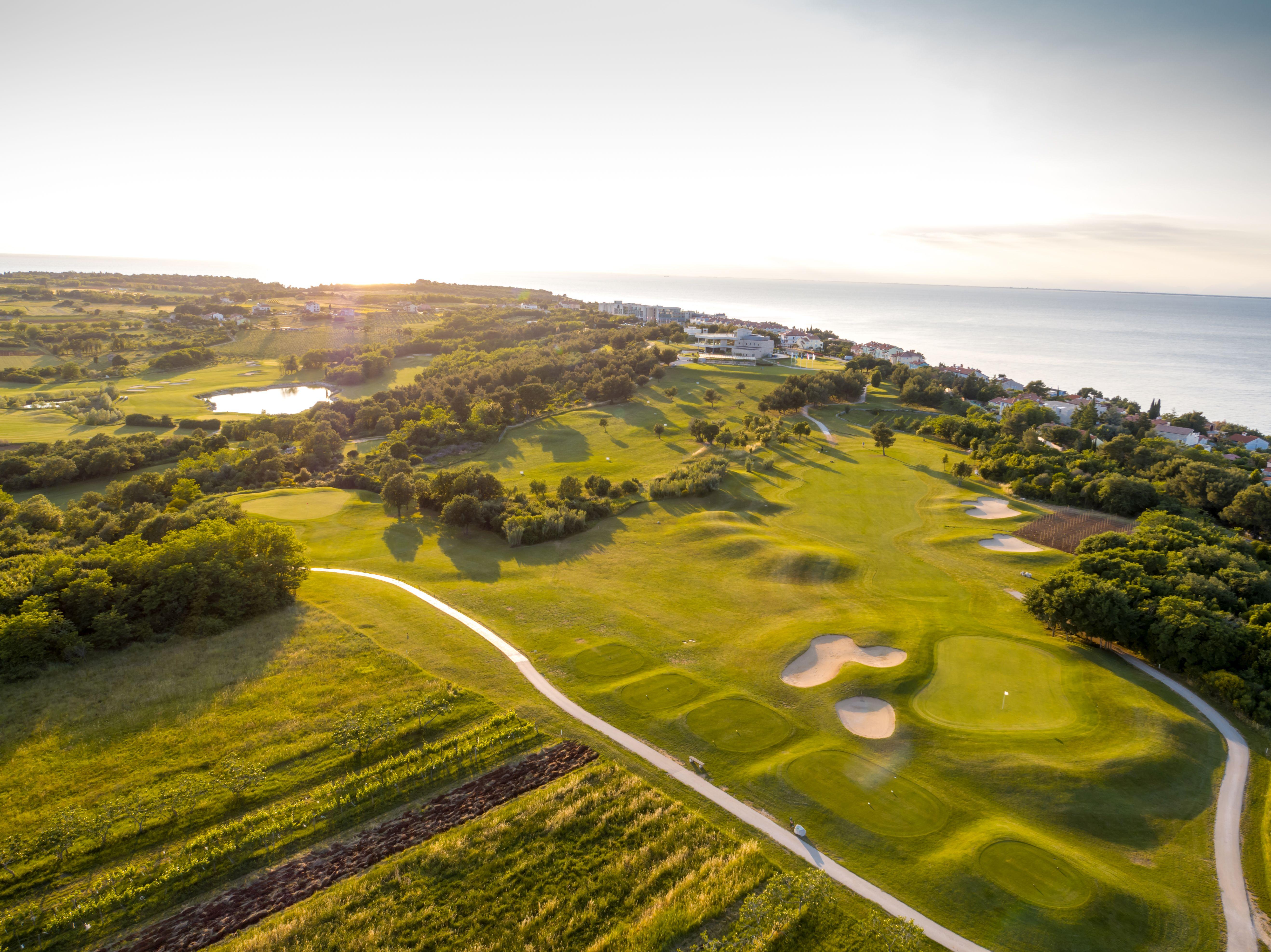 Kempinski Hotel Adriatic Istria Croatia Savudrija Dış mekan fotoğraf Aerial view of the golf course at the Ocean Edge Resort